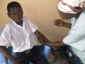 3.5_muntunzambi gloire receiving quinine drip for malaria