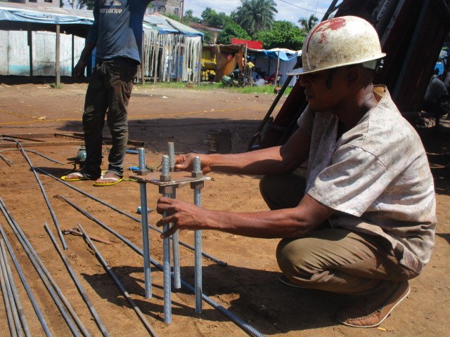 Manufacturing metallic structure for water tower.