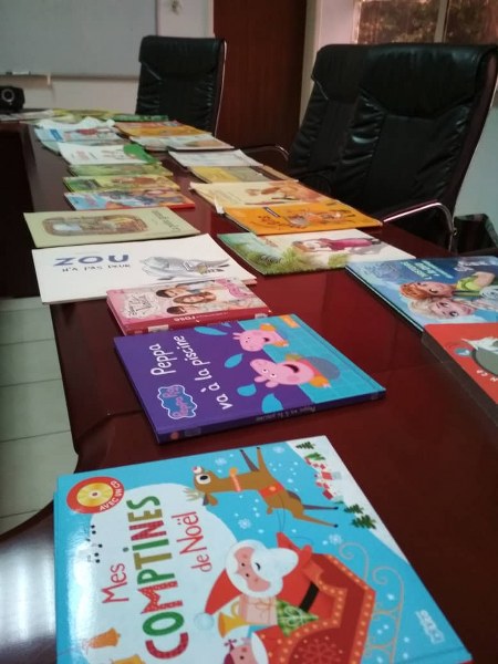 Donation of books from the French School of Kinshasa